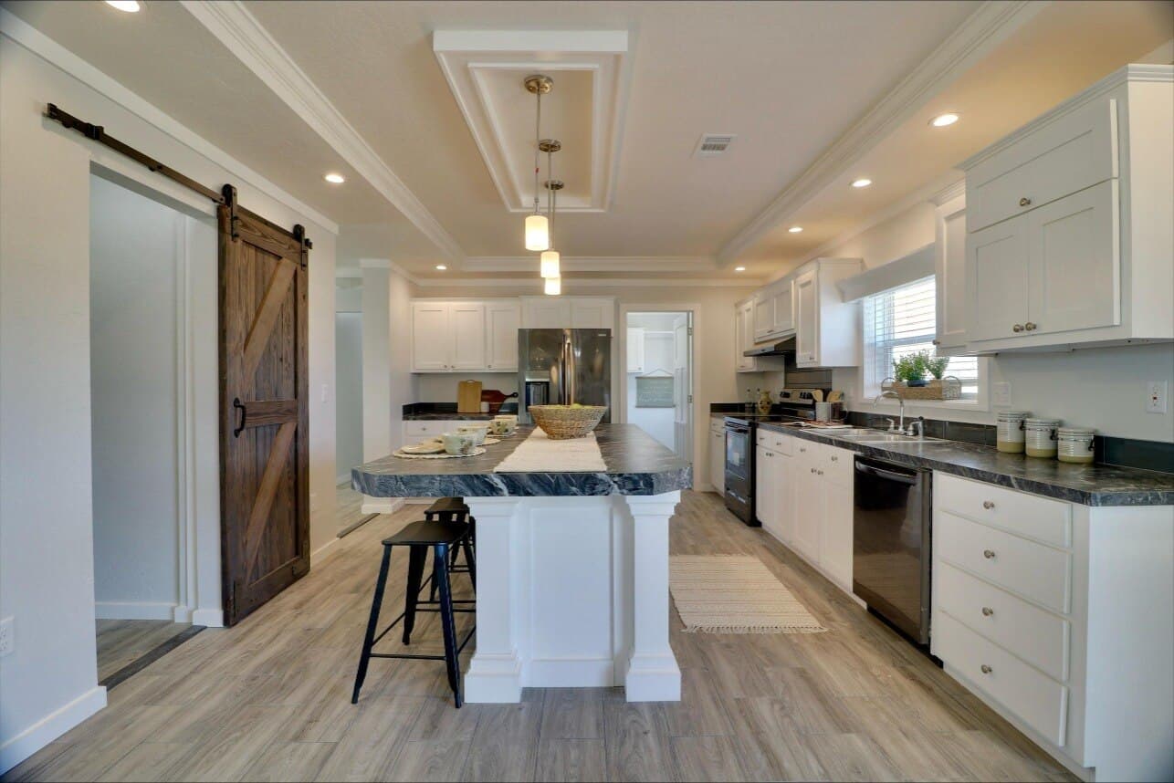 Solitaire 28784a kitchen home features