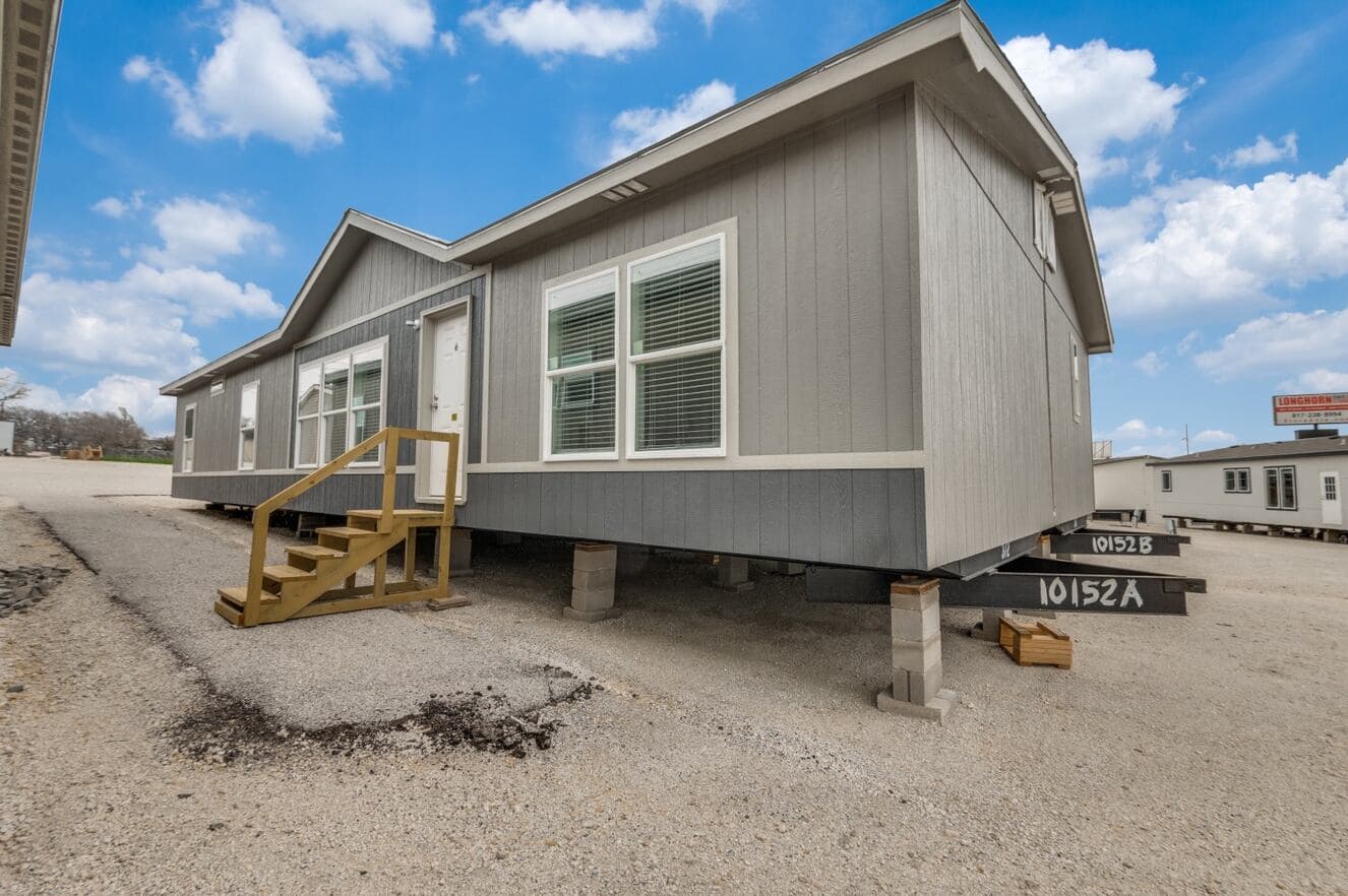 Emerald 28603a exterior home features